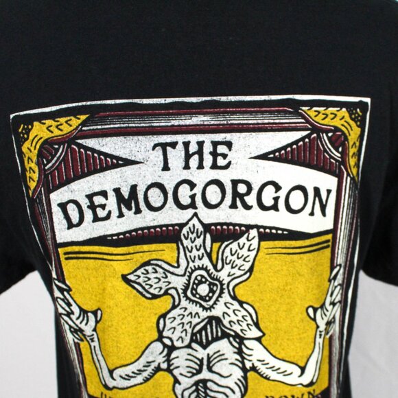NWT Stranger Things Hellfire Club Demogorgon Tarot Shirt Unisex Small - Picture 6 of 10